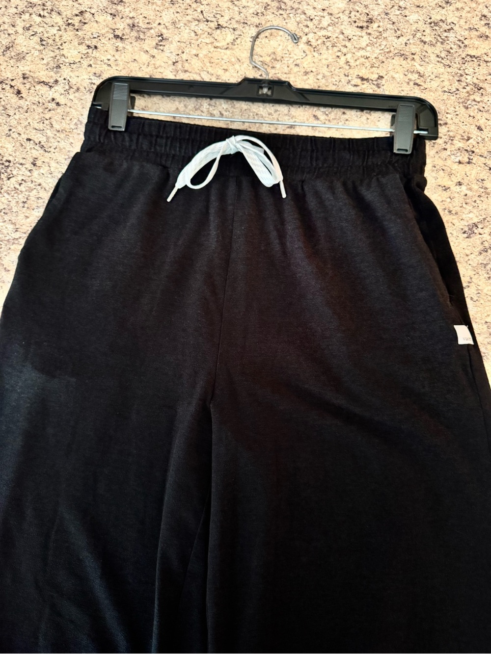 Vuori Halo Essential Wide Leg Pants Black - Picture 5 of 8